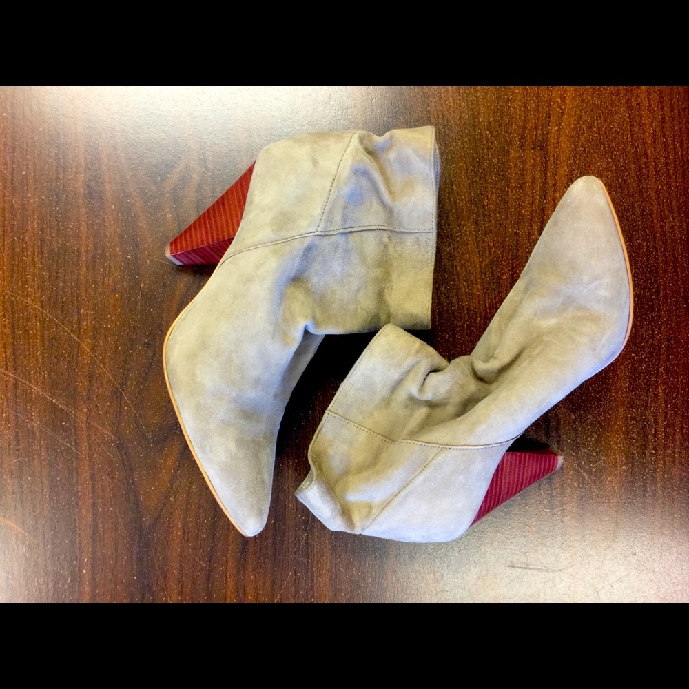 Treasure & Bond taupe suede ankle boot (7M)